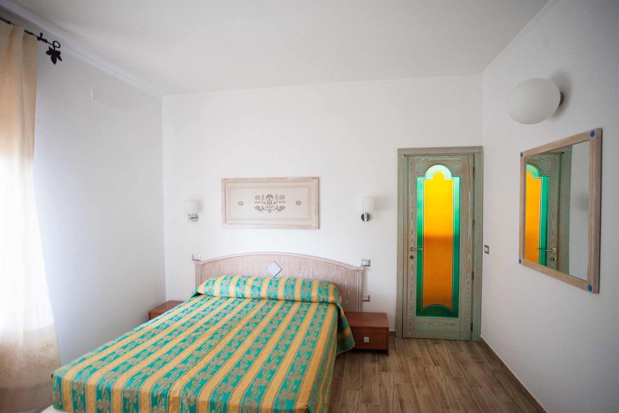 Locanda Degli Artisti Tortolì Kültér fotó