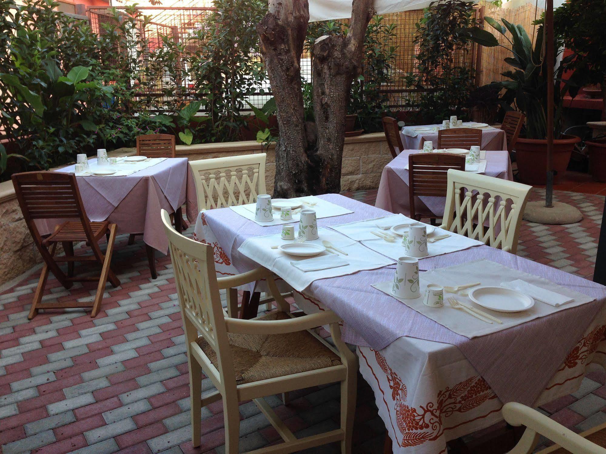 Locanda Degli Artisti Tortolì Kültér fotó