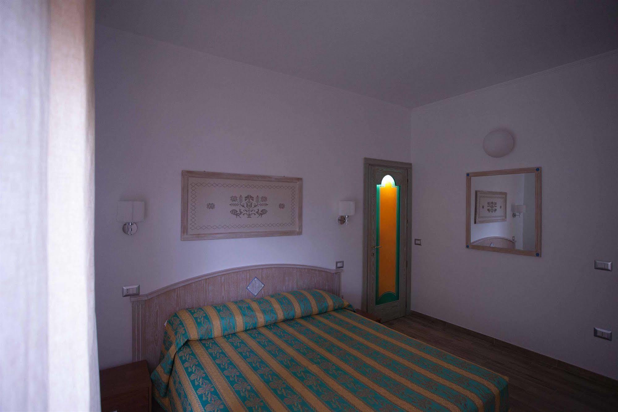 Locanda Degli Artisti Tortolì Kültér fotó