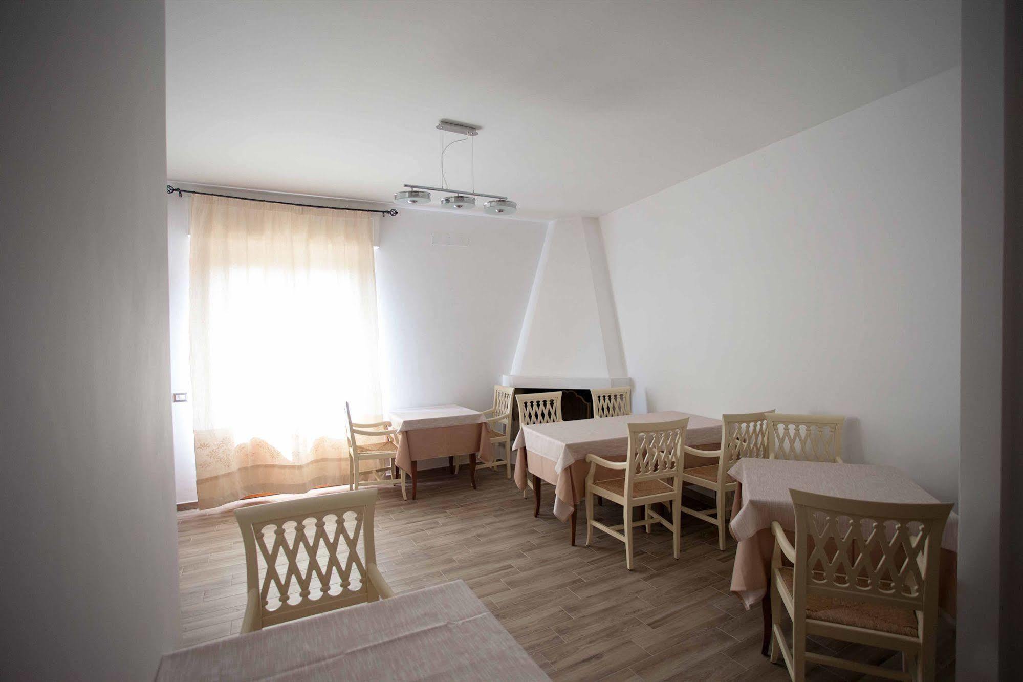 Locanda Degli Artisti Tortolì Kültér fotó